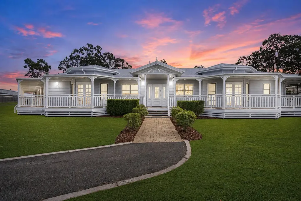 6B Senor Avenue, Urangan, QLD 4655