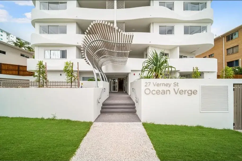 Prime Kings Beach Living  Modern, Partly Furnished & Walk to Everything