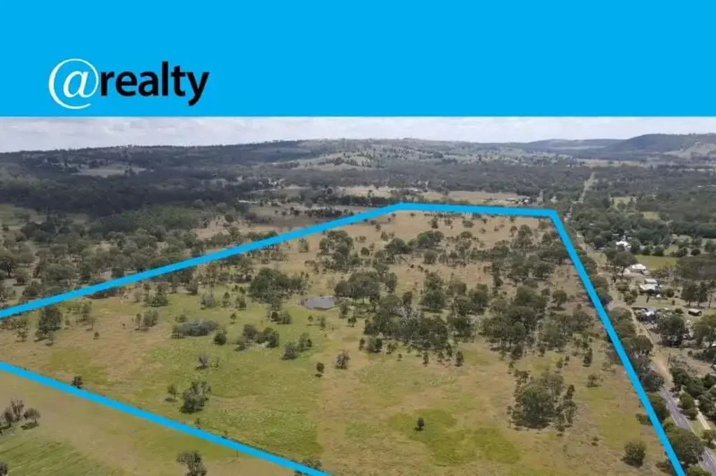 Crows Nest  94 ACRES WITH A ONE KILOMETER FRONTAGE ALONG THE NEW ENGLAND HWY.