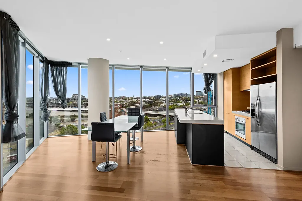 Docklands Apartment with City & Water Views