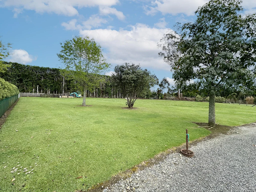 Kerikeri  ONE ACRE FLAT SECTION - NO COVENANTS