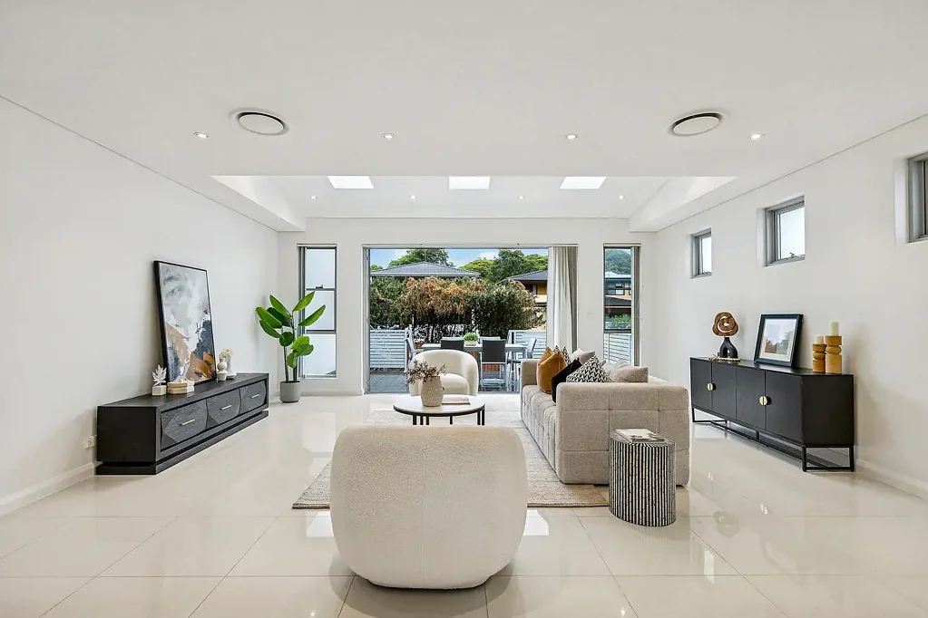 Hurstville 4બેડરૂમ Double brick duplex made for relaxed family living