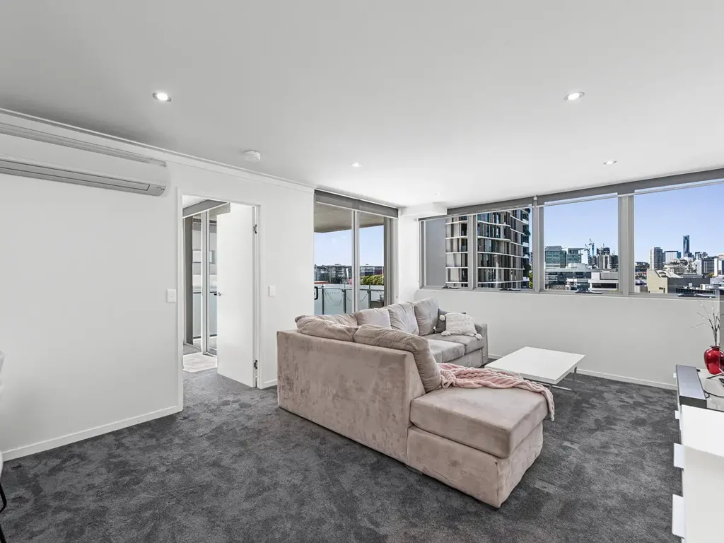 Milton 2 Bedroom Modern Living Capturing Sprawling Cityscape Views
