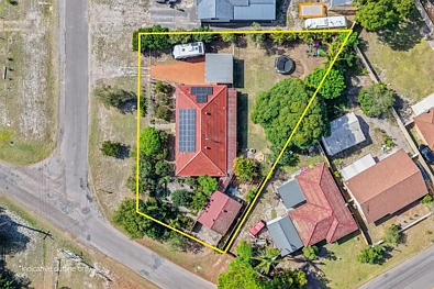 Tanilba Bay 4 Slaapkamer WONDERFUL LARGE BRICK HOME, SITTING ON A HUGE BLOCK !