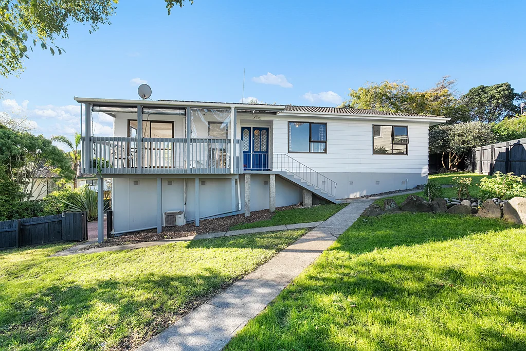10 Rena place, West Harbour, Waitakere City, Auckland