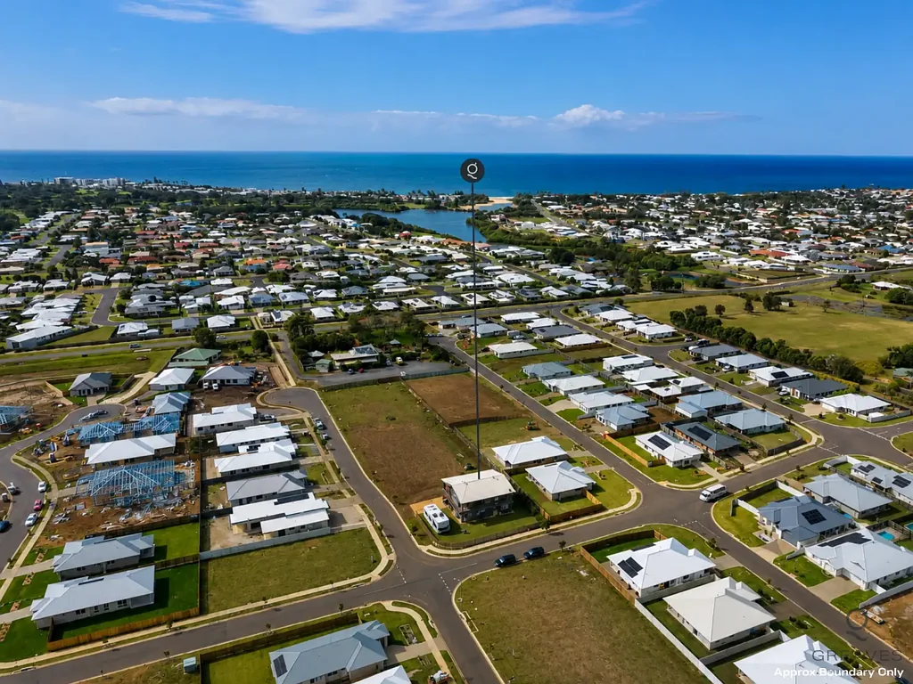 Bargara 7房  Seven bedrooms. Two kitchens. One address.