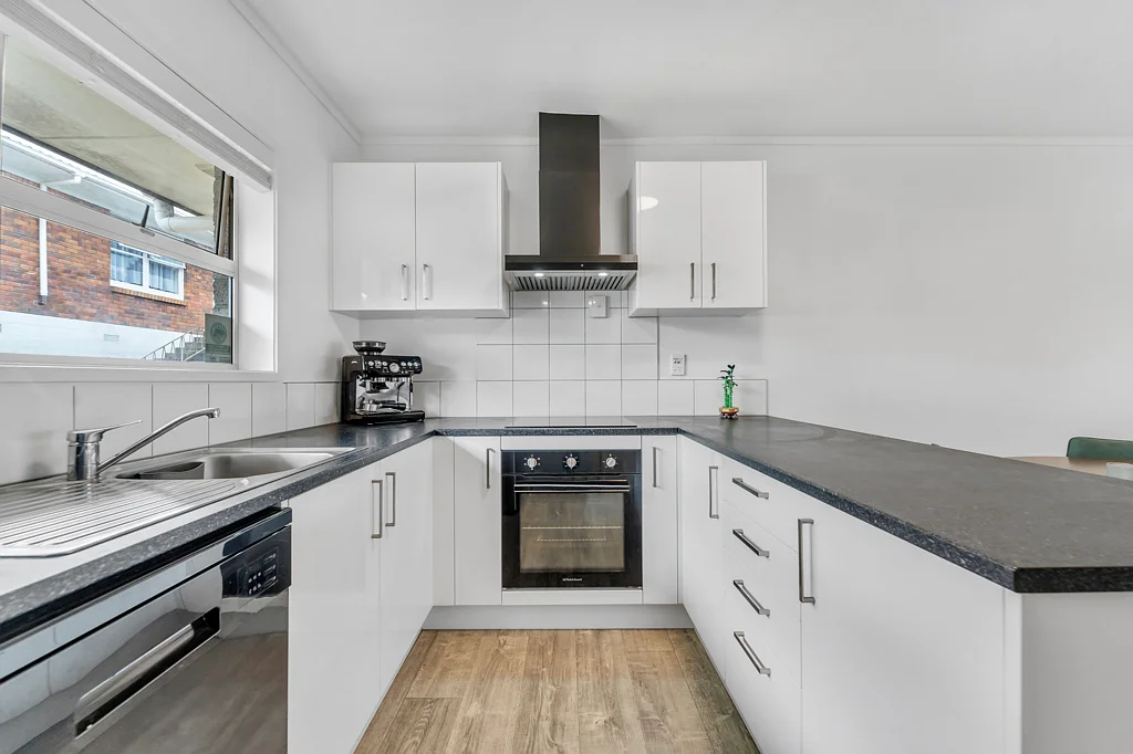 2/86 Archers Road, Glenfield, North Shore City, Auckland