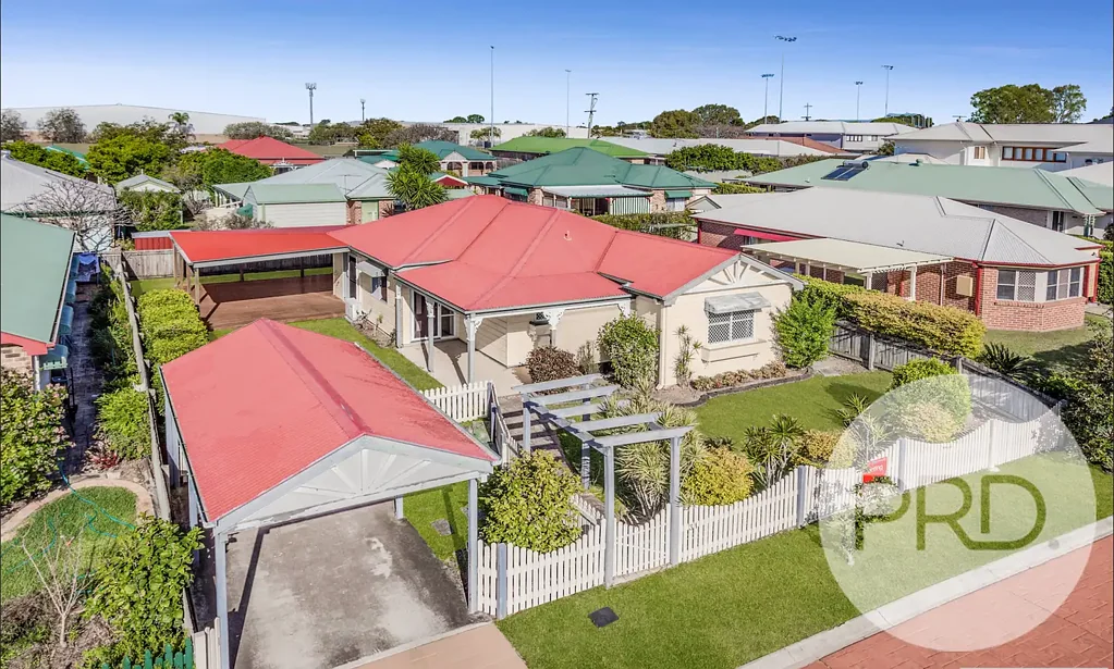 Situated in the exclusive "The Avenues" estate of Hendra