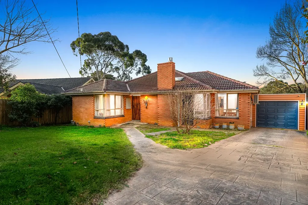 Mont Albert North 3 Bedroom Charming Family Home in Mont Albert North