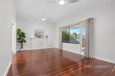लिविंग रूम - 9 Whitfield Street, Beachlands, WA 6530