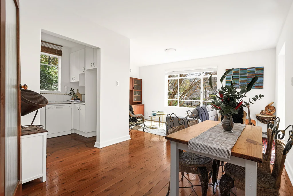 Cremorne Point 1कमरा Rare Opportunity. Idyllic Harbourside Retreat offering Space and Light in Prestigious, sought after Cremorne Point.