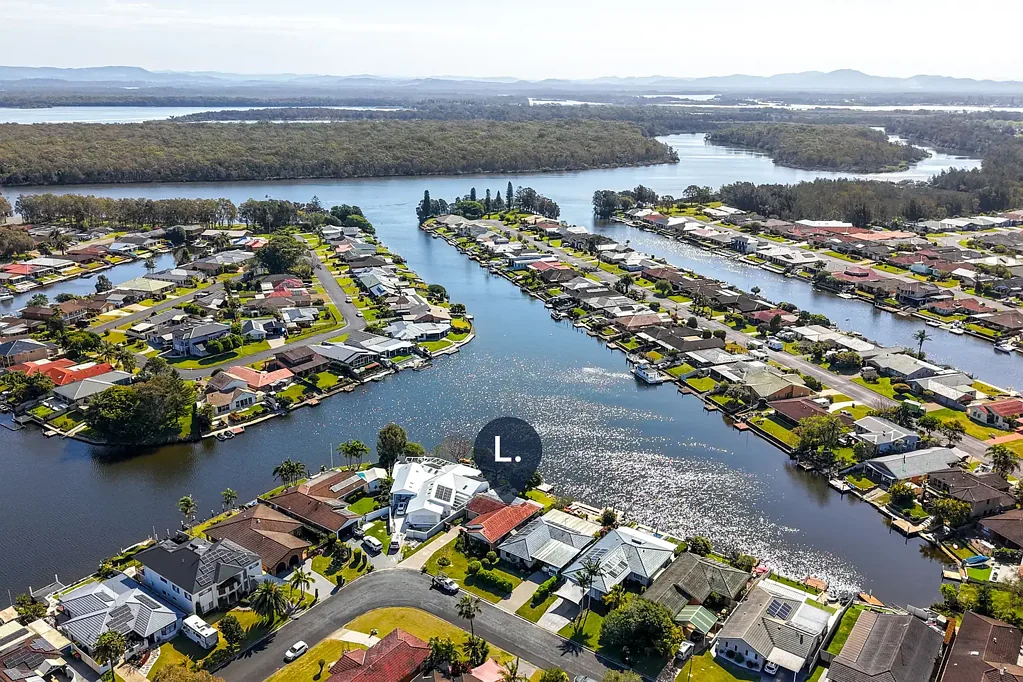 Forster 3ਬੈੱਡਰੂਮ Rare Waterfront Opportunity in Forster Keys