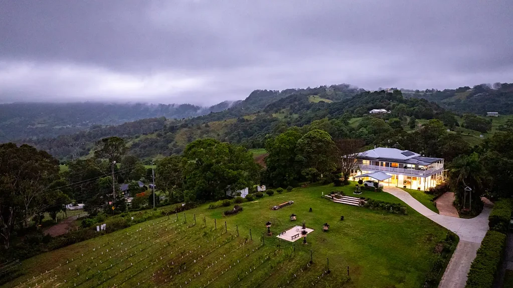 Dulong 5ਬੈੱਡਰੂਮ Extended Family - Approved Short-Term Accommodation in a Prestige Pricinct