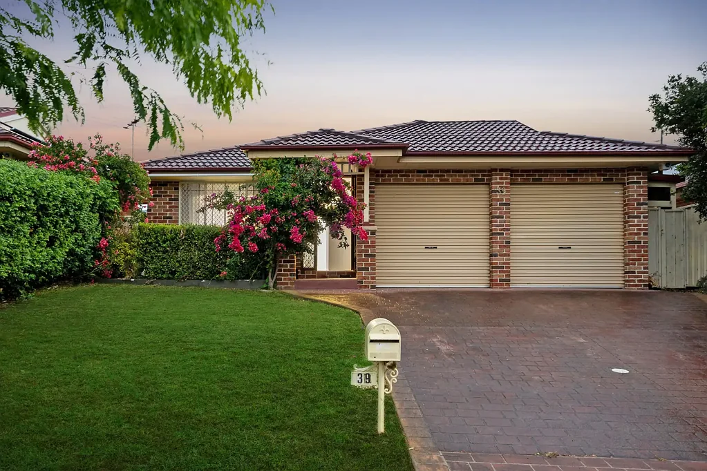 Narellan Vale 4Zimmer Elevated haven perfect for laidback family living