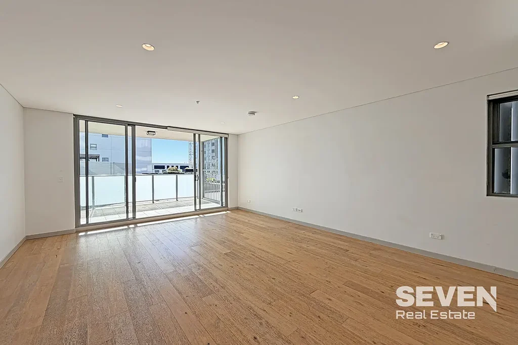 Large Executive Apartment in the Heart of Burwood