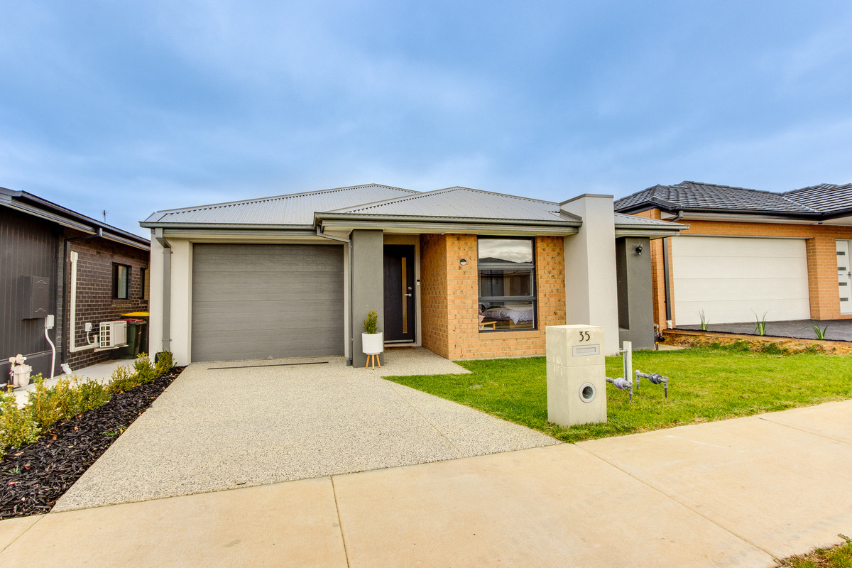 35 FLAGSTAFF ST, ARMSTRONG CREEK VIC 3217, 0部屋, 0バスルーム, House