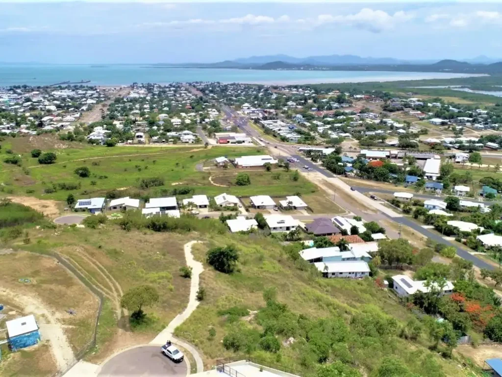 Bowen FANTASTIC VIEWS, 1,116M2 BLOCK