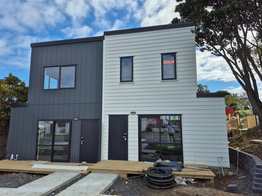 Howick 2Kwarto HOT BUYING IN HOWICK