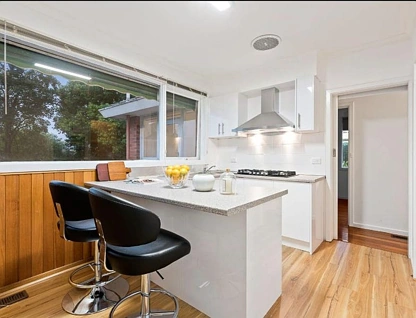 17 Chatsworth Quadrant, Templestowe Lower, Inner East Melbourne, 4 Bedrooms, 2 Bathrooms, House