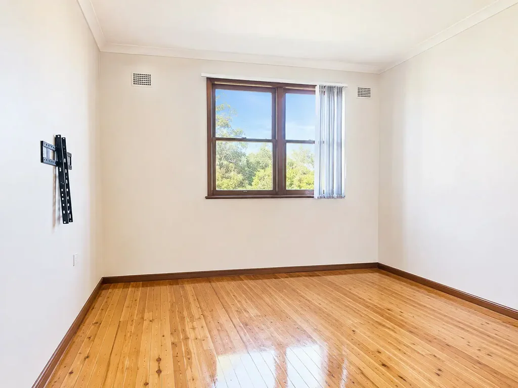 Comfortable 2-Bedroom Home with Backyard & Lock-Up Garage