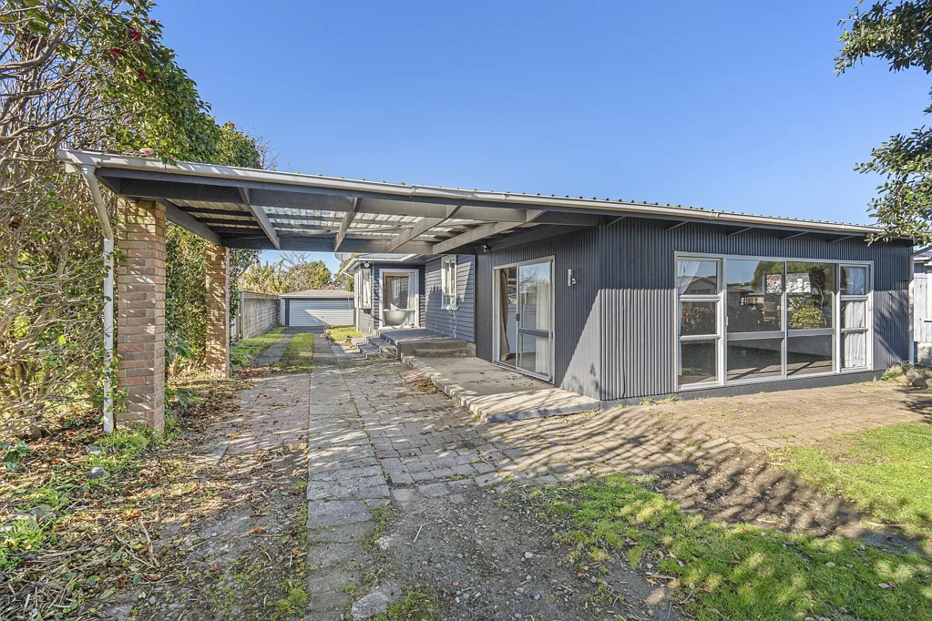 Waitara 3 Bedroom Space, Sunshine & Plenty of Potential