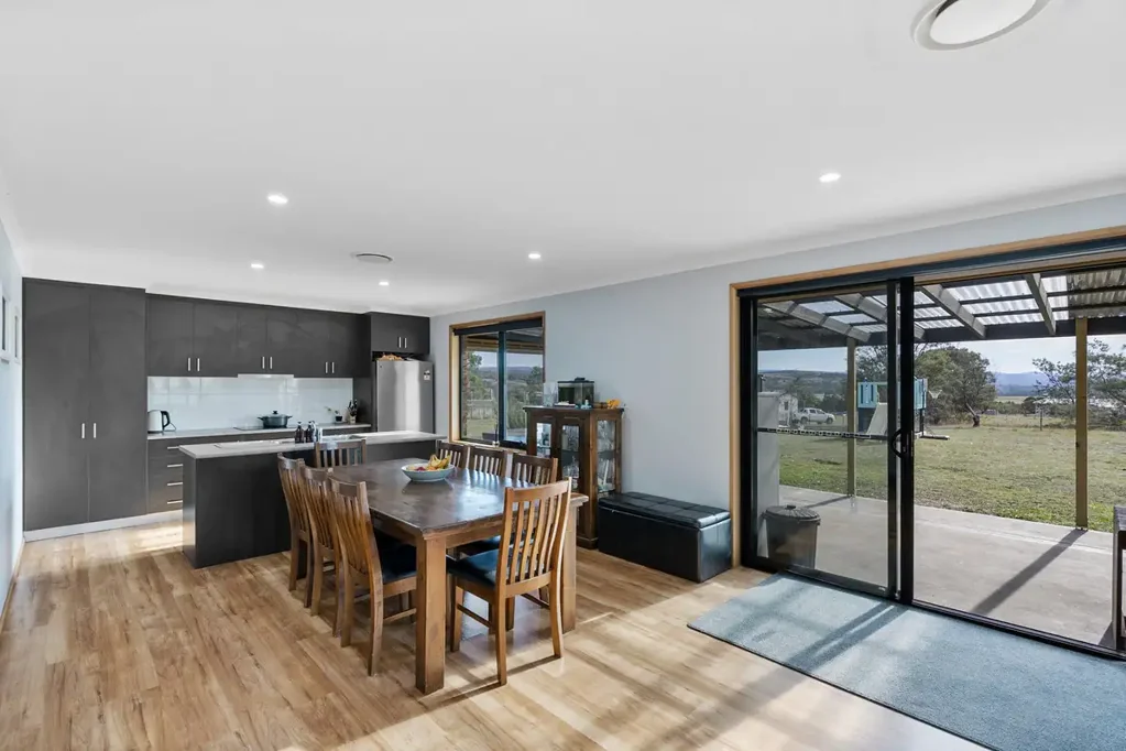 Swansea 3 Bedroom Spacious lifestyle property