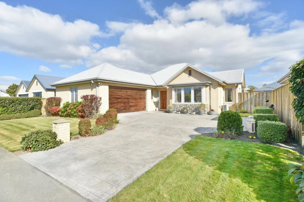 Northwood 4 Bedroom * UNDER OFFER * NOW UNDER OFFER!