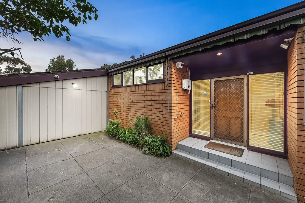 Mount Waverley 2房 现代风格邂逅宽敞家庭生活 Low-Maintenance Living in a Central Location
