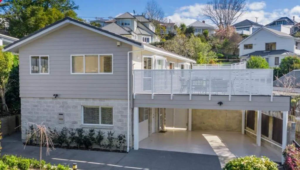 Amazing 5 Bedroom home in Remuera with Pool