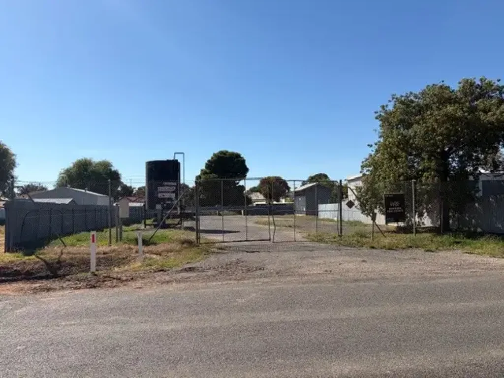 Hopetoun COMMERCIAL YARD SPACE