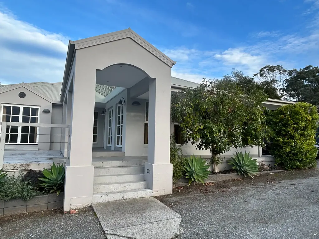 Hidden Gem - 4 Bedroom Grand Family Home
