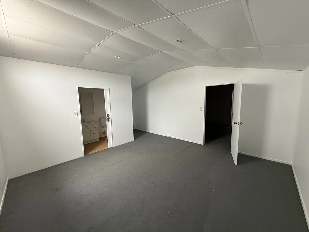 Helensville  AFFORDABLE AND ADAPTABLE 84M² FIRST FLOOR OFFICE