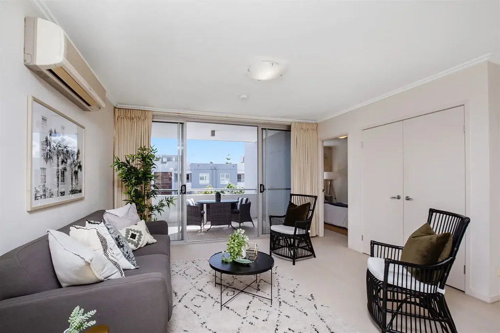 30/2 Arbour Ave, Robina, QLD 4226
