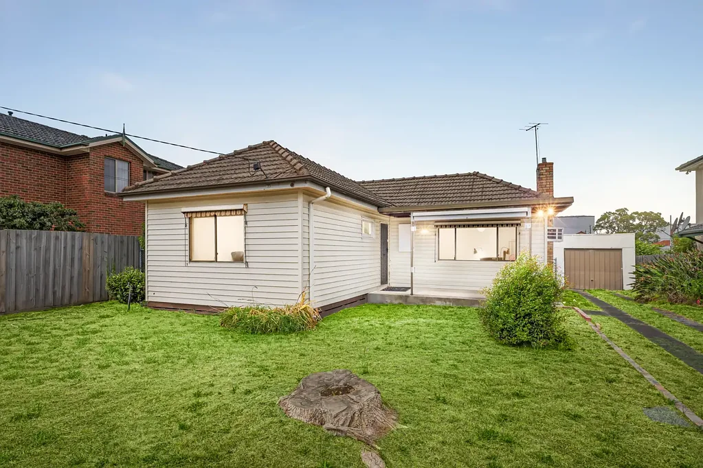 Clayton 3房 Clayton珍稀宽临街 791㎡阔地 优学区近邻 旺地潜力无限 Prime Location with Exciting Potential - with Plans & Permit
