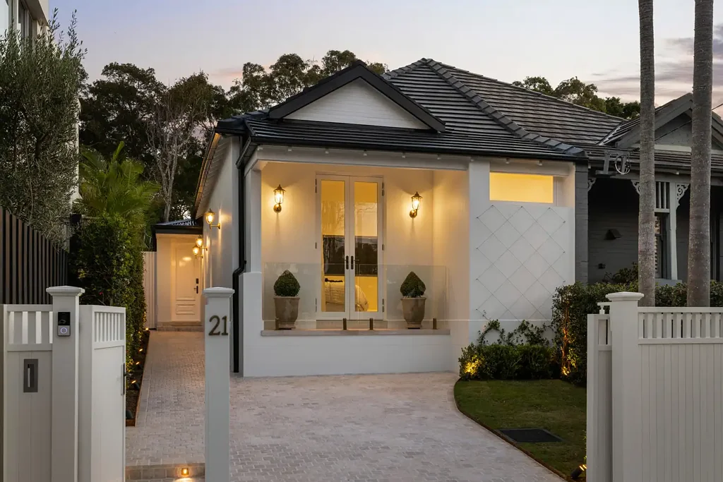 Vaucluse 4房 占地392平方米的宽敞地块上的度假村式生活 Resort Style Living on a Huge 392sqm Block