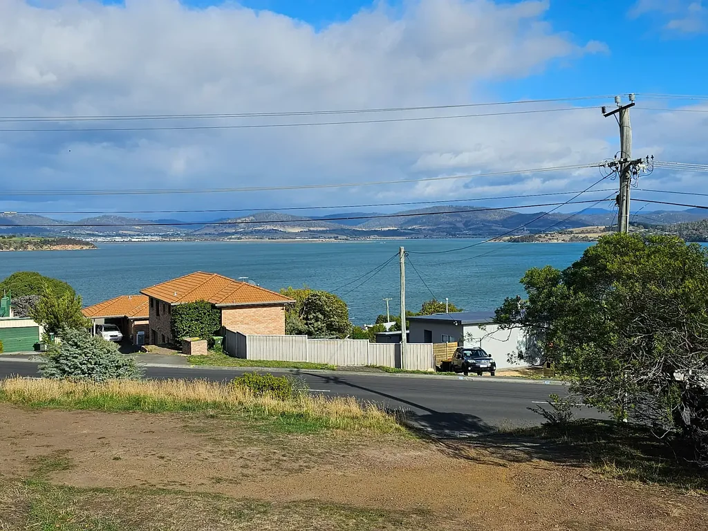 Midway Point  Stunning Water Views - Penna Road, Midway Point Tas