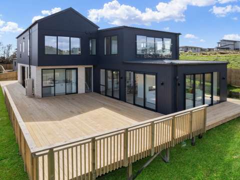 Flat Bush 6房  Unmatched Elegance: A Stunning Luxurious Retreat