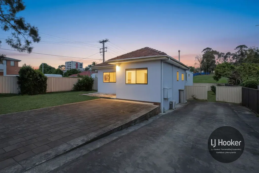 Parramatta 5房 Parramatta CBD 街角地块 5 卧室 3 套间家庭住宅 – 双重居住潜力 Corner Block 5-Bedroom 3 Ensuite Family House in Parramatta CBD,   Dual Occupancy Potential
