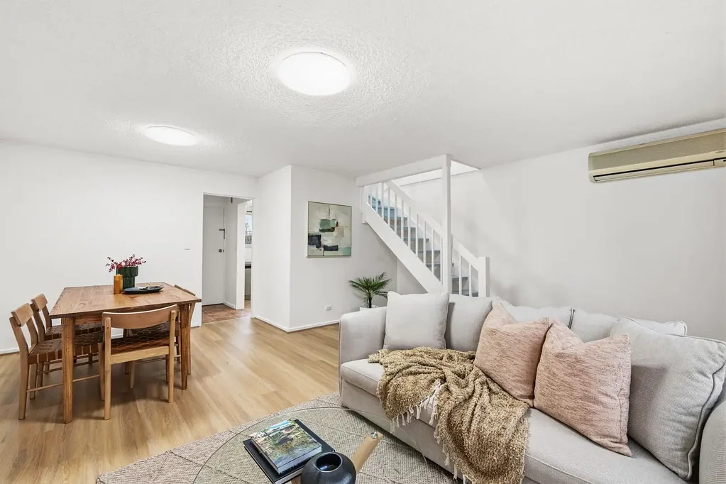 Morphettville 3Zimmer Space to Live. Location to Love.