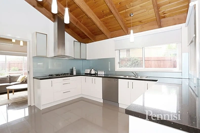 2 Owen Close, Keilor Downs, VIC 3038, 4 침실, 2 욕실, House