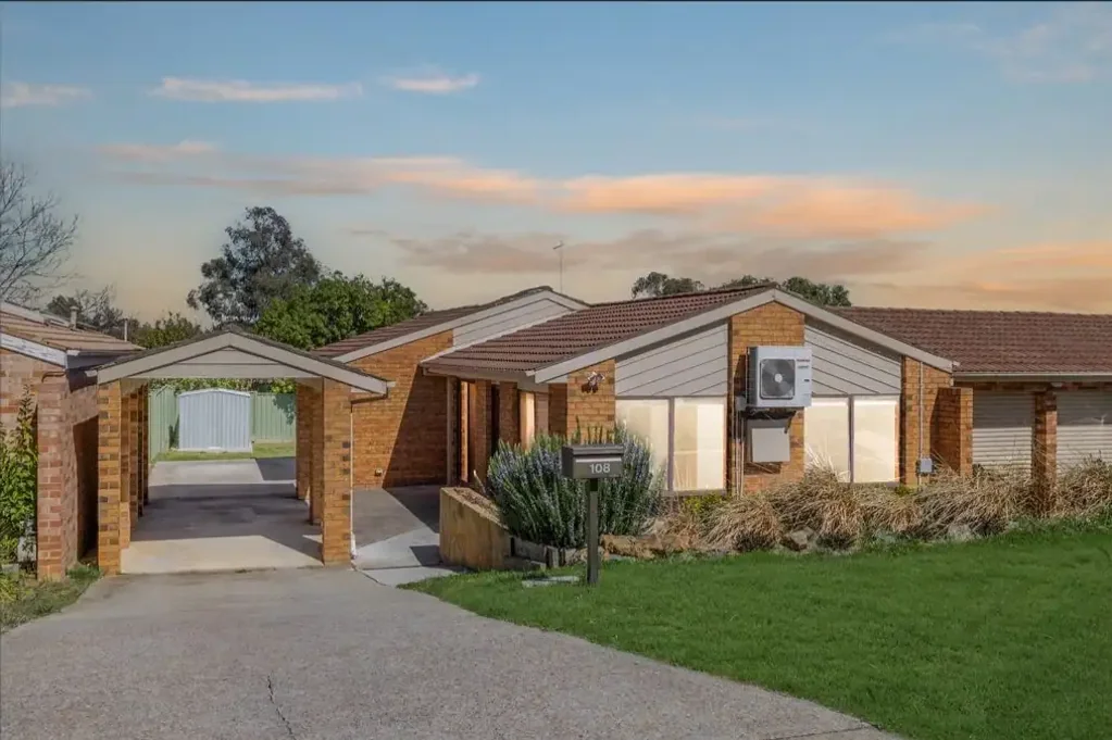 Palmerston 3Habitaciones Freestanding three bedroom home with grassed backyard
