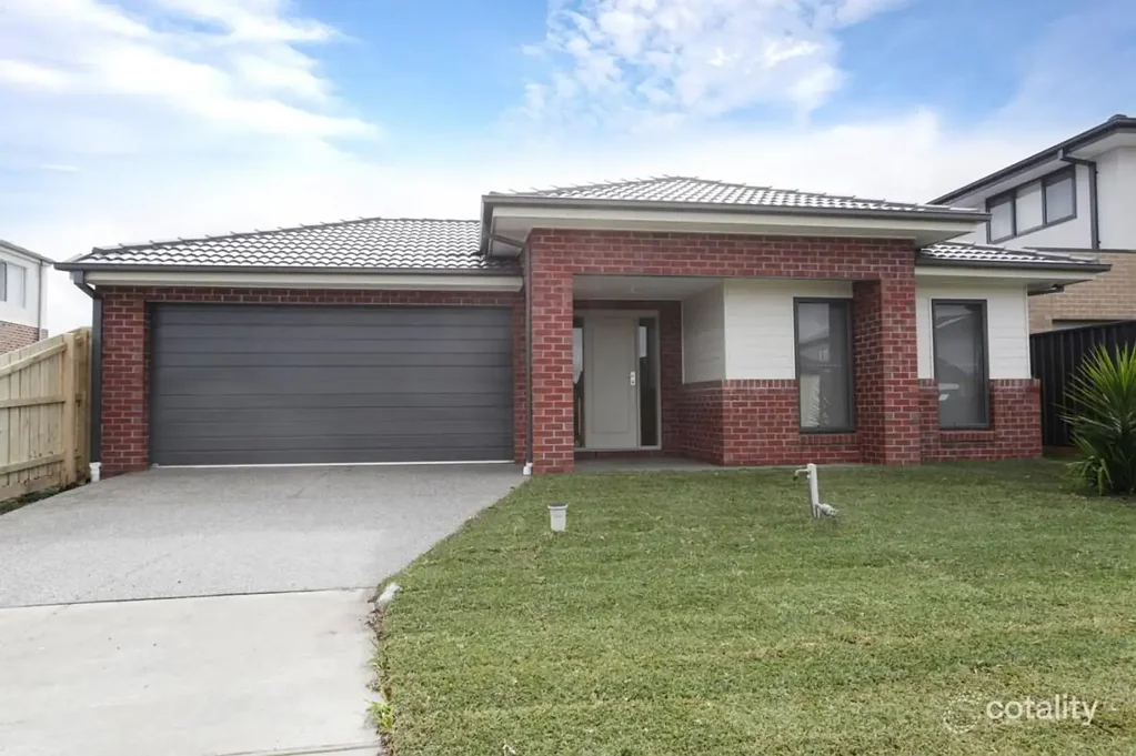 18 Rodlarni Crescent, Berwick, VIC 3806