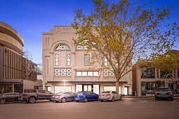102/16 Leake Street, Essendon