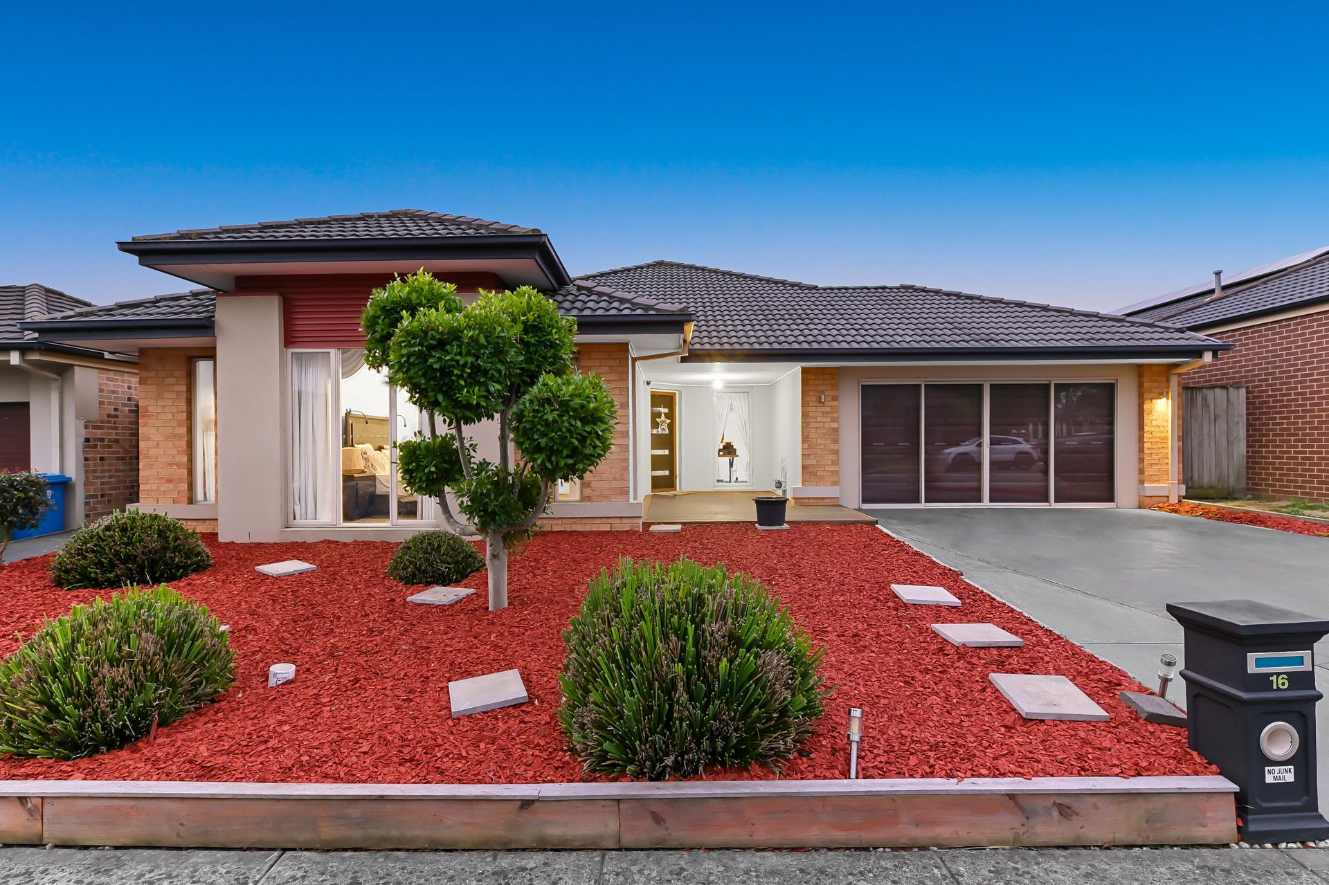 16 MANORWOOD WAY, BERWICK VIC 3806, 0 rūma, 0 rūma horoi, House