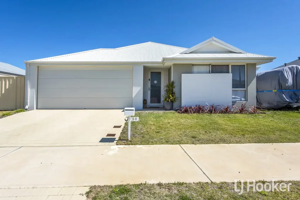 Dawesville 4침실 Sun, Sand & Style � Near-New Home in Prime Coastal Location!