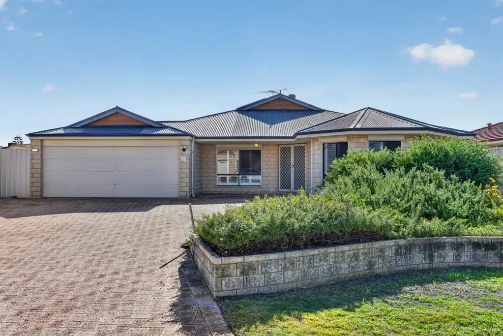 Port Kennedy 4房  Why: Showcasing the ultimate in oversized living with an enviable combination of contemporary comfort and a family orientated appeal