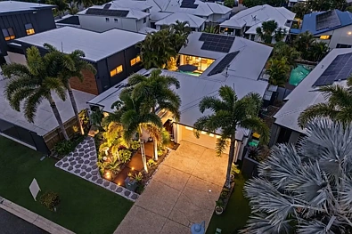 Twin Waters 4房  Relaxed resort-style living framed by beautiful Balinese-inspired gardens in Twin Waters