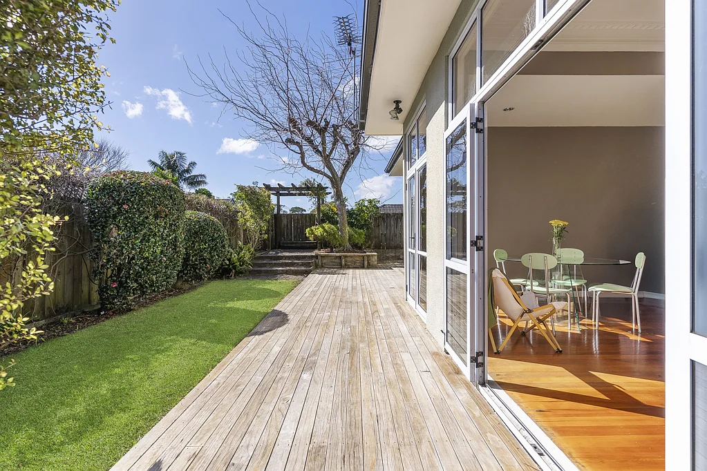 Onehunga 3房  ENTRY-LEVEL OPPORTUNITY: SLOPES OF ONE TREE HILL!