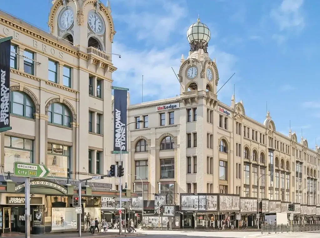 BROADWAY - FURNISHED STUDIO