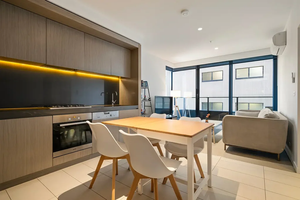 South Melbourne 2બેડરૂમ Fifty Albert – This inner-city standout awaits!
